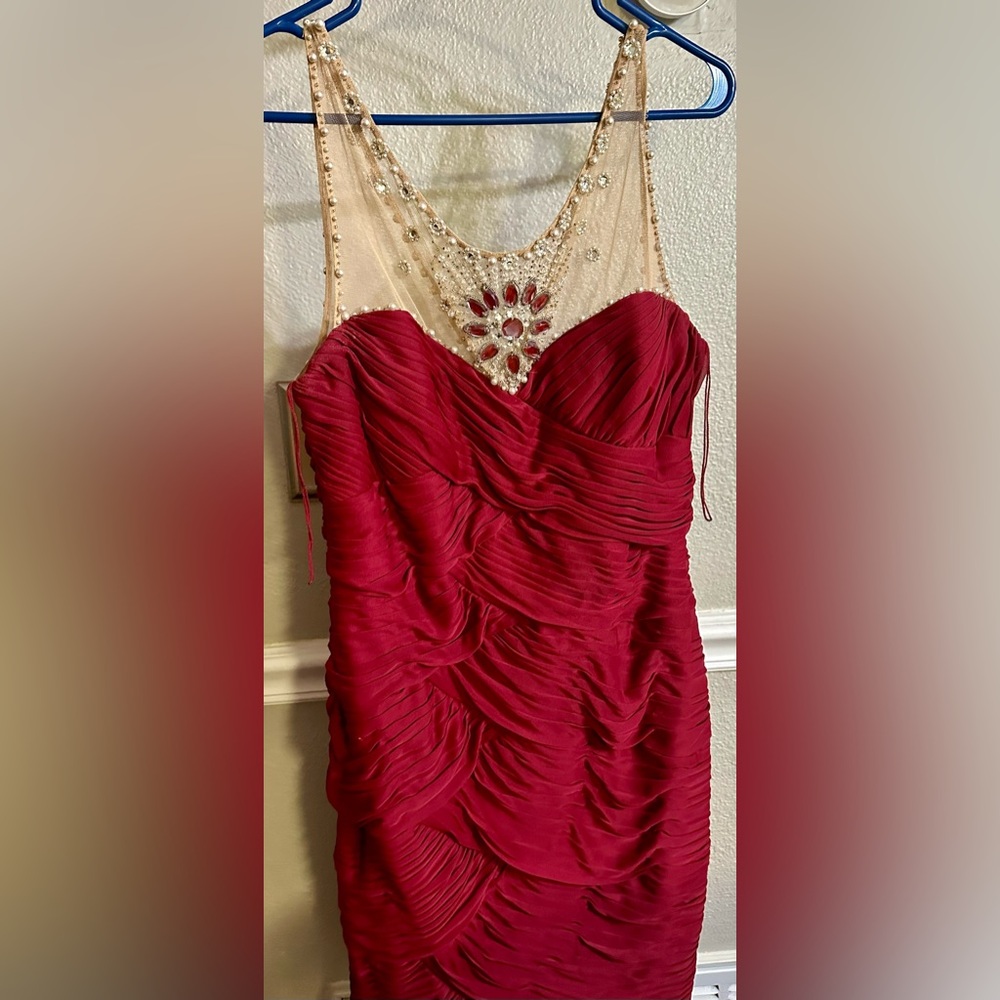 Knee length gown, red